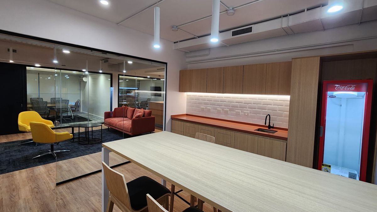 Coffee point ejecutivo con mesada a medida